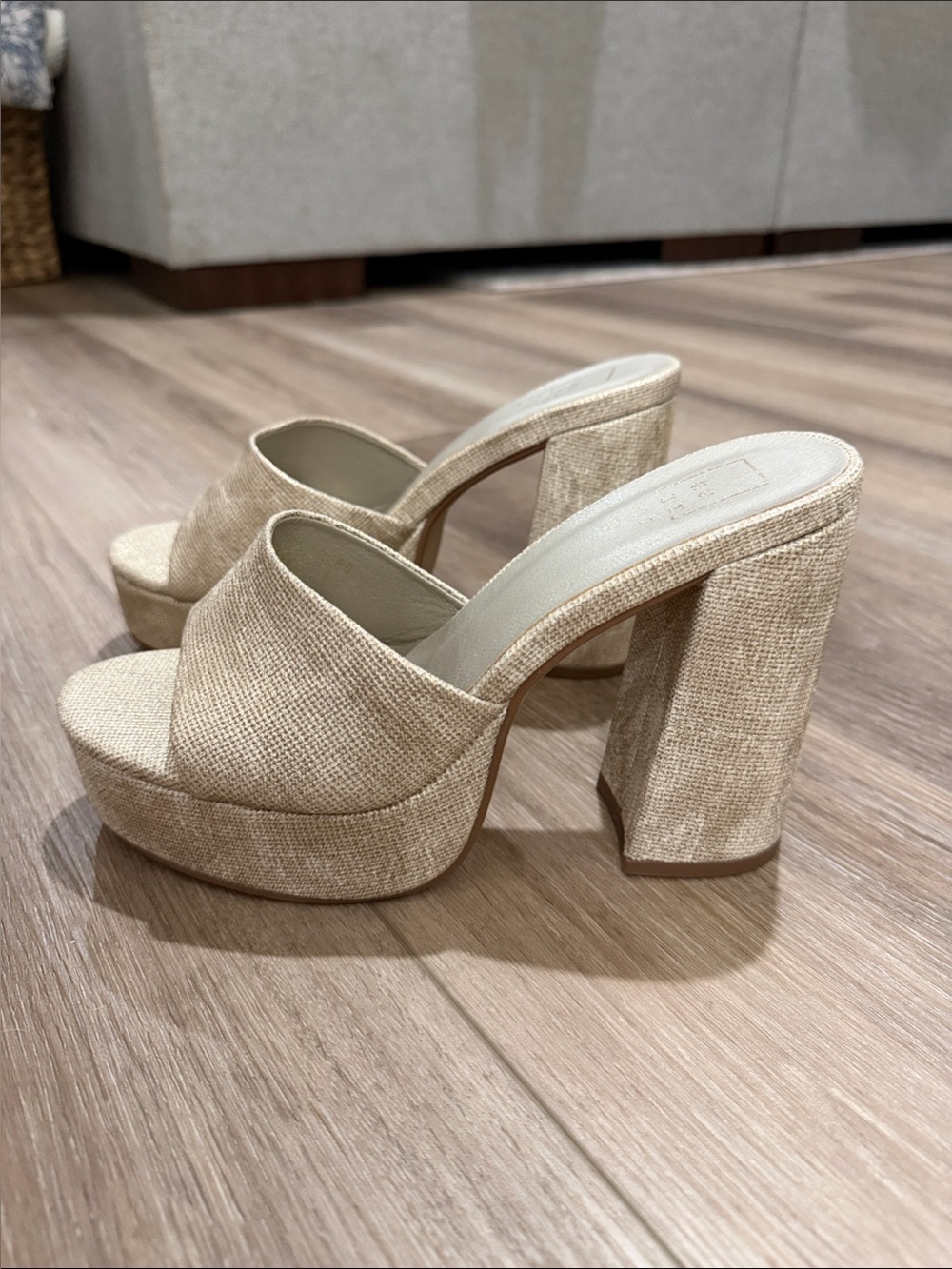 ShuShop Beige Textured Slide Mules with Block Heel size 8.5